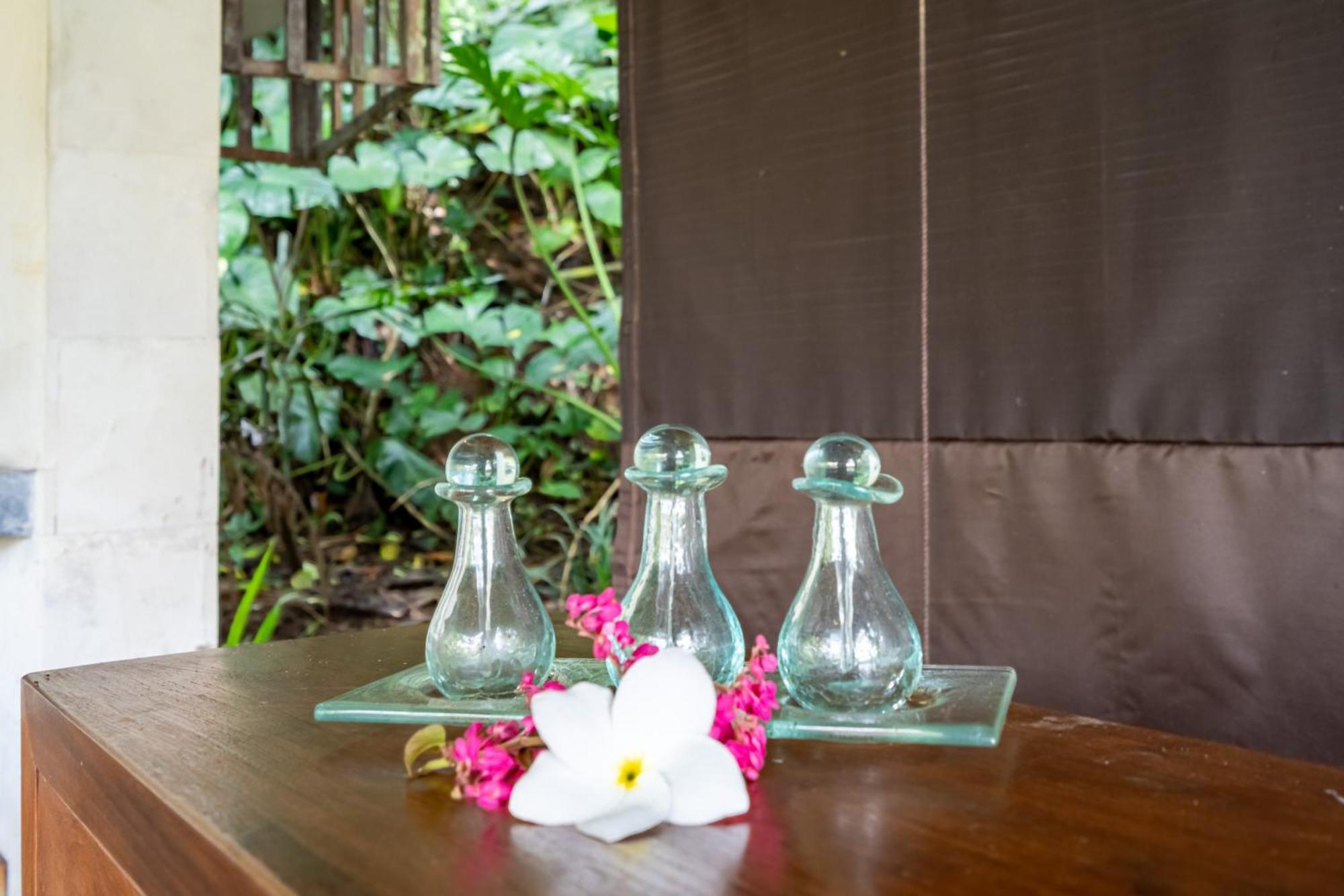 Villa Themma Jungle - Sumptuous 3Br Luxury Villa With Majestic Jungle View North Of Ubud Exteriör bild